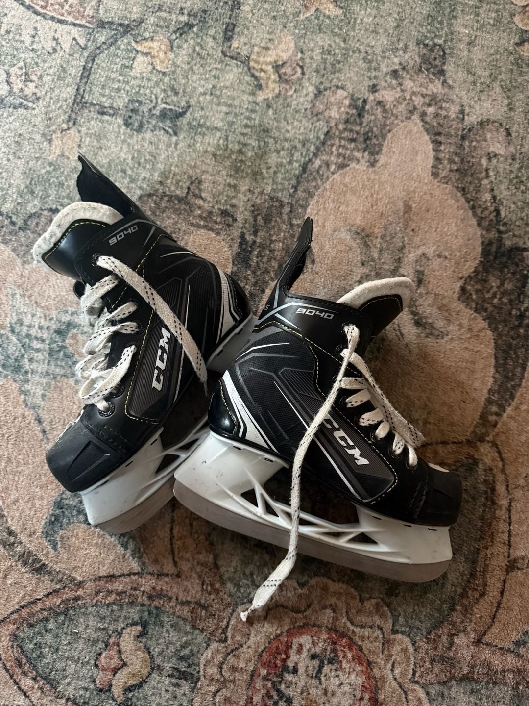 CCM Tacks 9040 Ice Hockey Skates 1