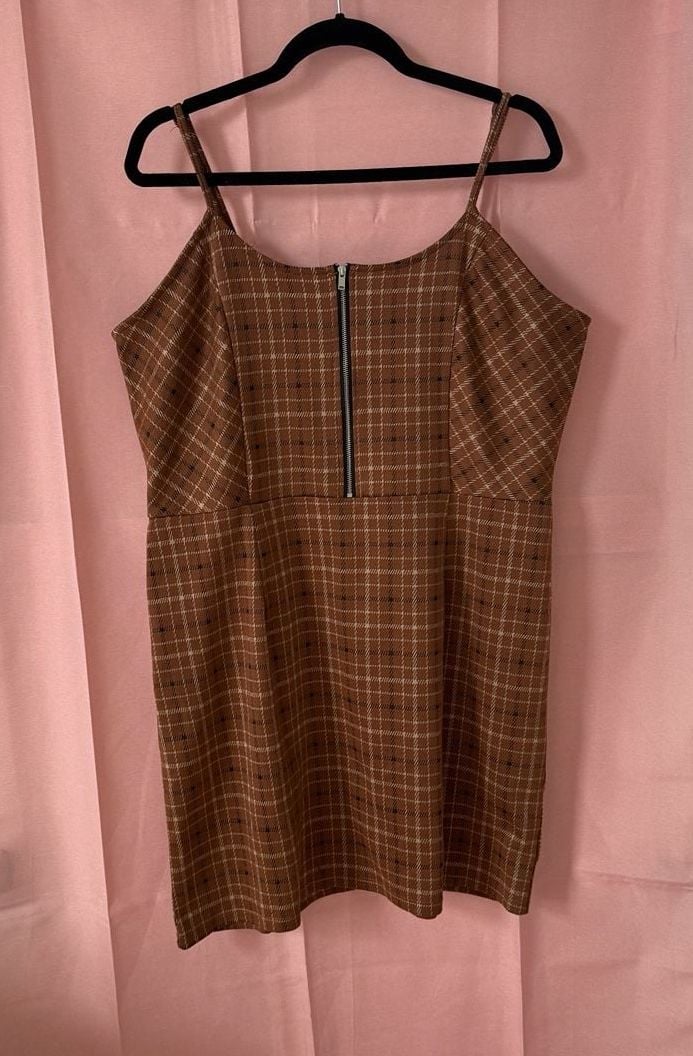 No Boundaries Women's Sleeveless Zip-Front Plaid Mini Dress 2