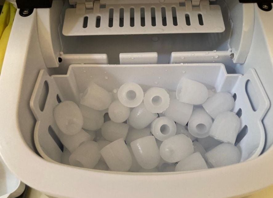 EUHOMY Ice Maker Countertop, 26lbs/24H, Portable Machine with Carry Handle 2