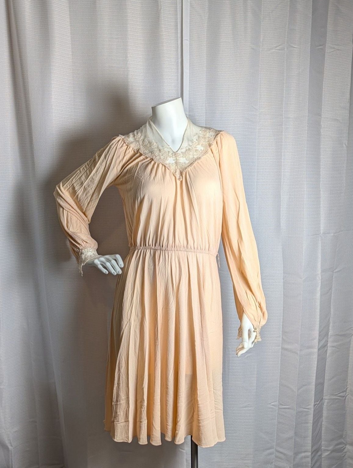Vintage Casadei Peach Long Sleeve Midi Dress with Lace Detail 2