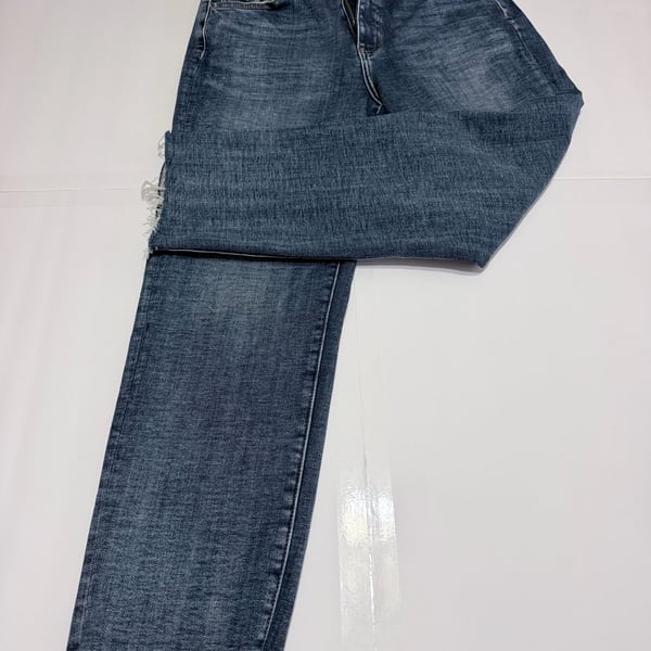 Boyiyiyi Women's Mid-Rise Raw Hem Straight Leg Jeans, Size 30