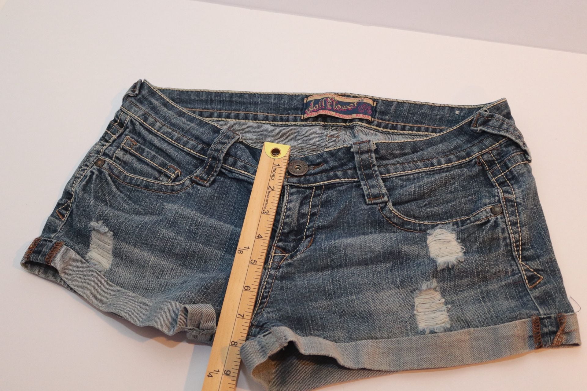 WallFlower Juniors Distressed Cuffed Denim Shorts 6