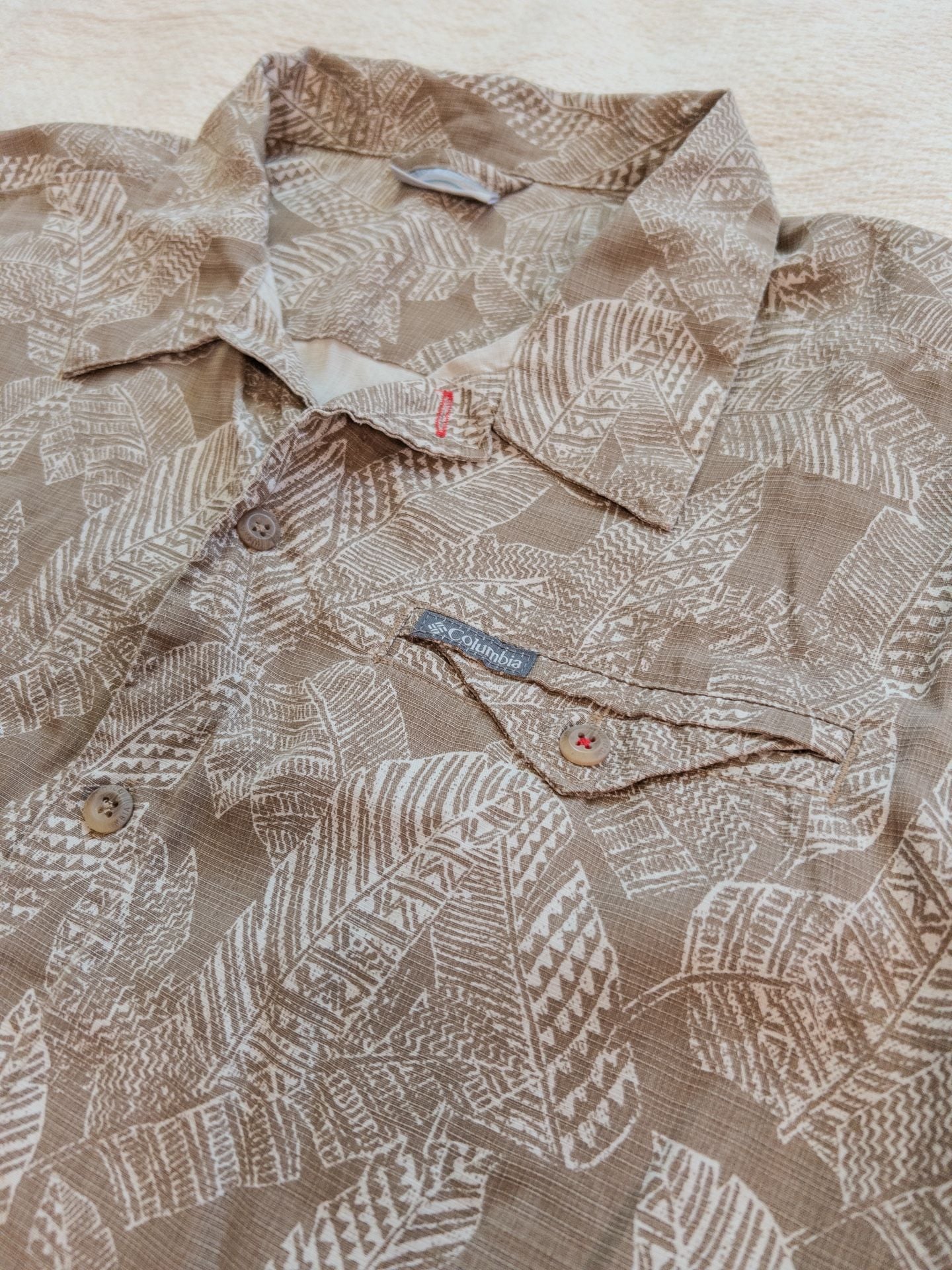 Columbia Men's Brown Tropical Leaf Print Short Sleeve Camp Button-Down Shirt 2