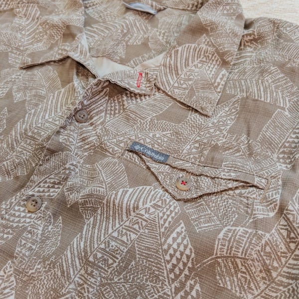 Columbia Men's Brown Tropical Leaf Print Short Sleeve Camp Button-Down Shirt