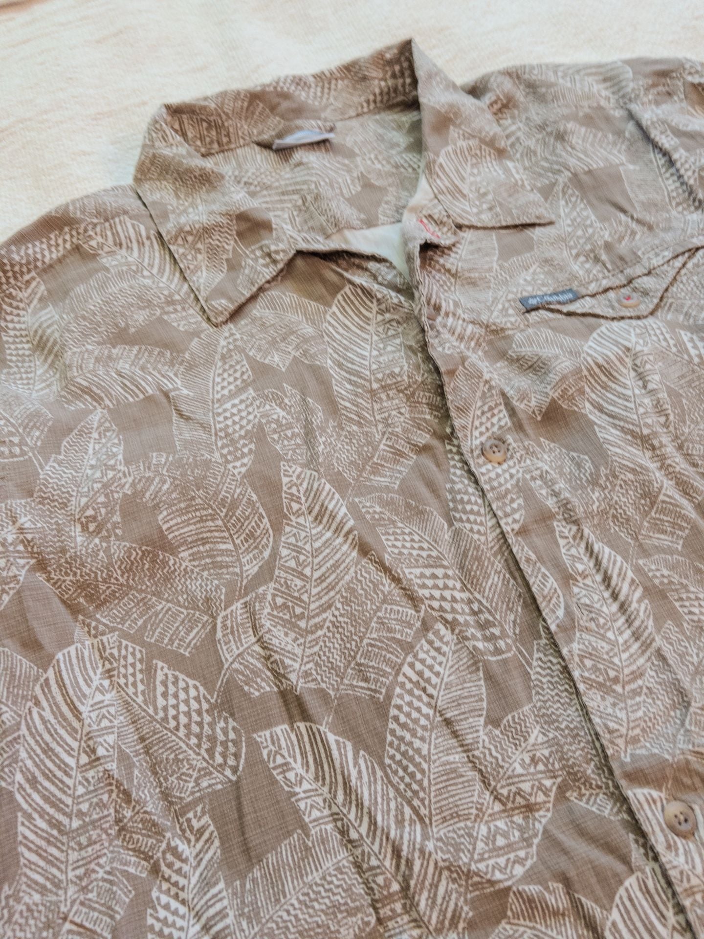 Columbia Men's Brown Tropical Leaf Print Short Sleeve Camp Button-Down Shirt 7