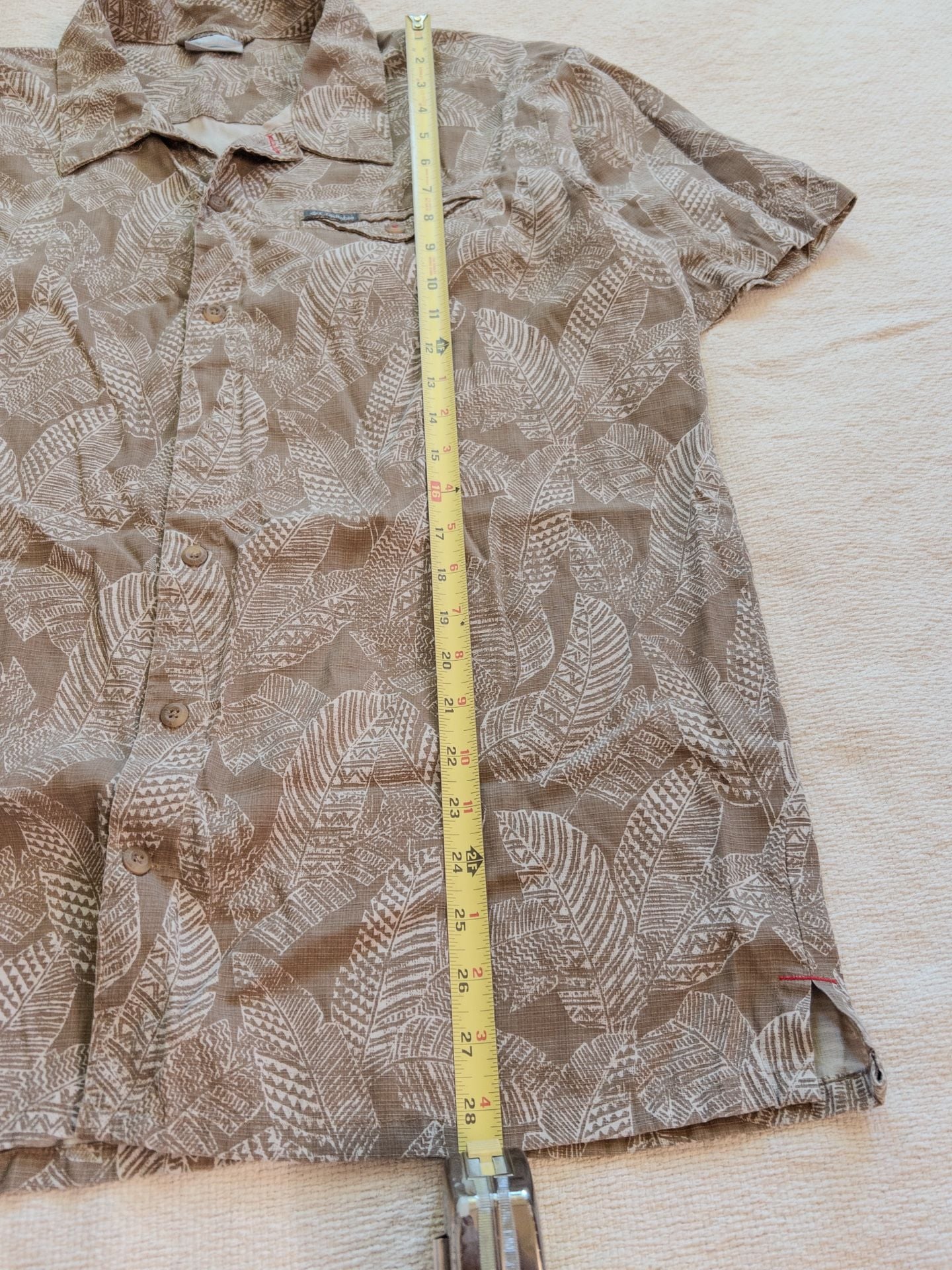 Columbia Men's Brown Tropical Leaf Print Short Sleeve Camp Button-Down Shirt 9