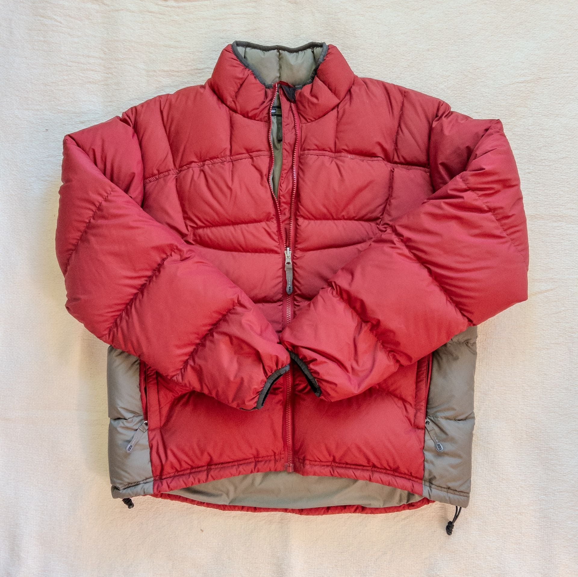 Y2K REI Recreational Equipment Inc. Men's Zip-In Insulated Goose Down Puffer Jacket Red/Grey Headphones 🎧 2
