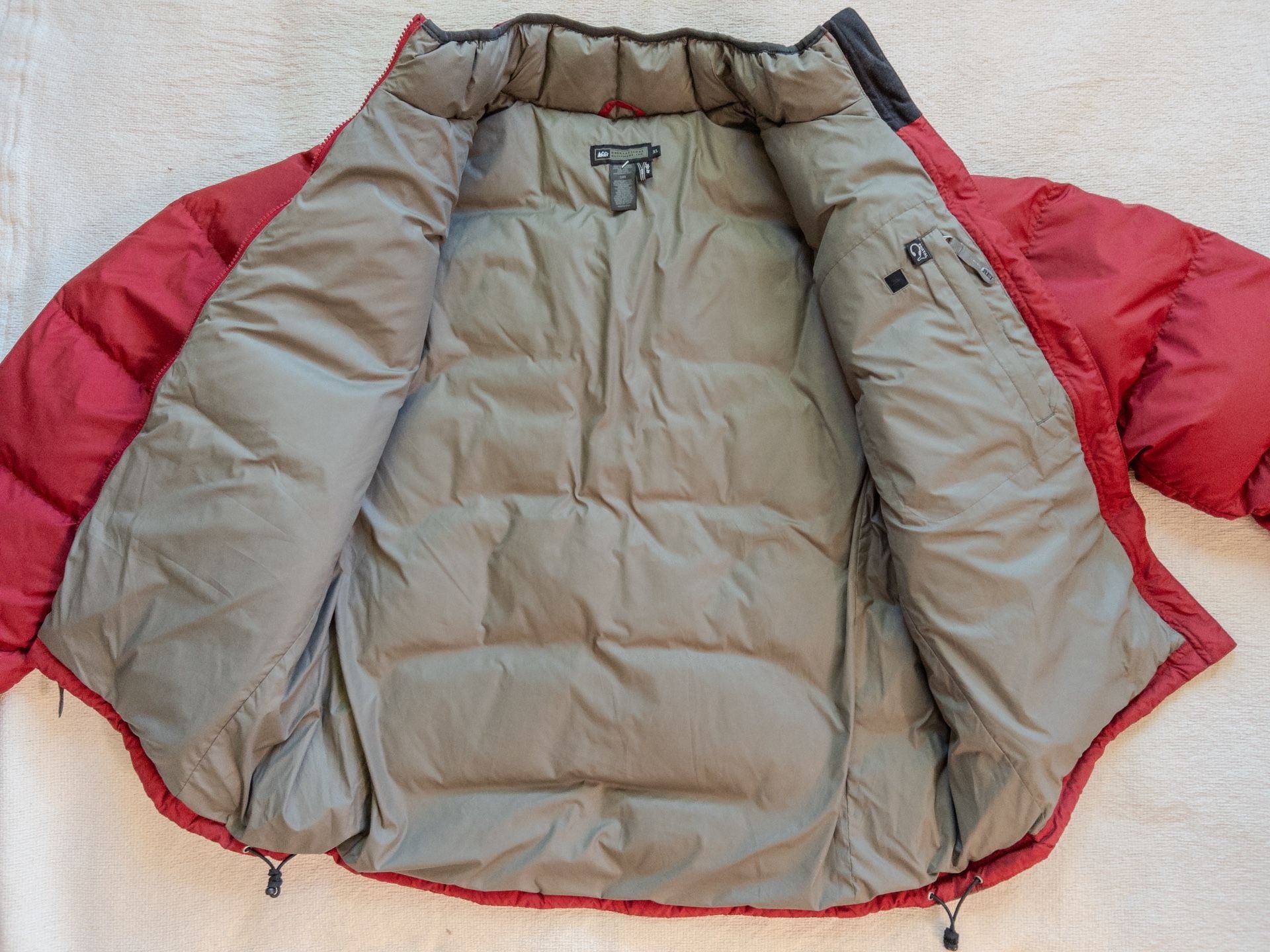 Y2K REI Recreational Equipment Inc. Men's Zip-In Insulated Goose Down Puffer Jacket Red/Grey Headphones 🎧 7