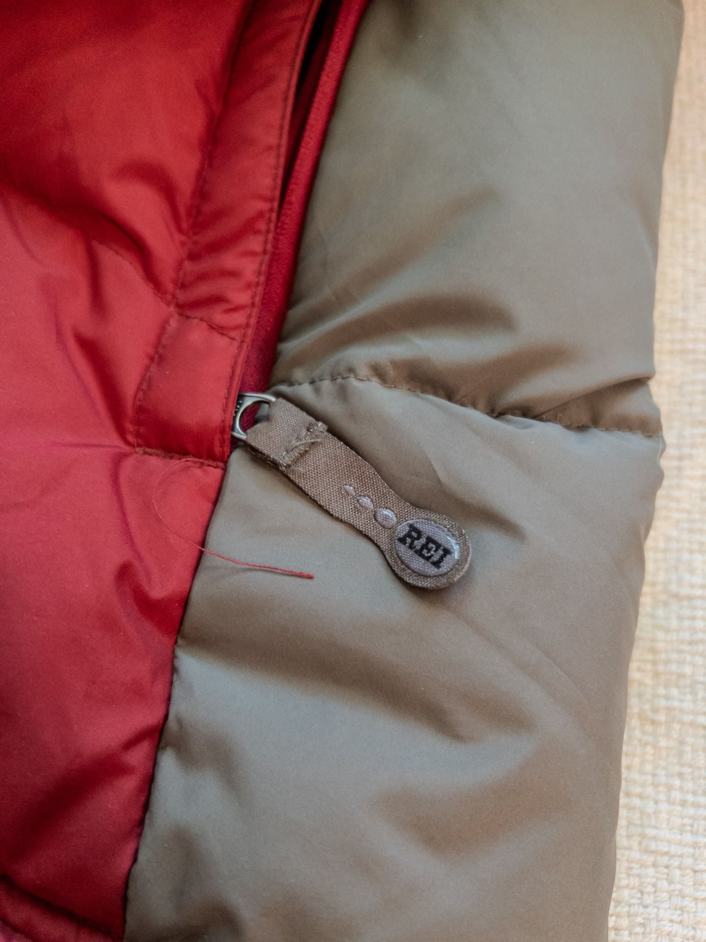 Y2K REI Recreational Equipment Inc. Men's Zip-In Insulated Goose Down Puffer Jacket Red/Grey Headphones 🎧 11