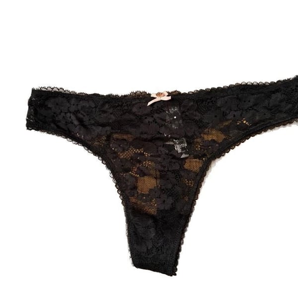 Victoria's Secret Body by Victoria Lace Thong Panty
New with tags 

B869