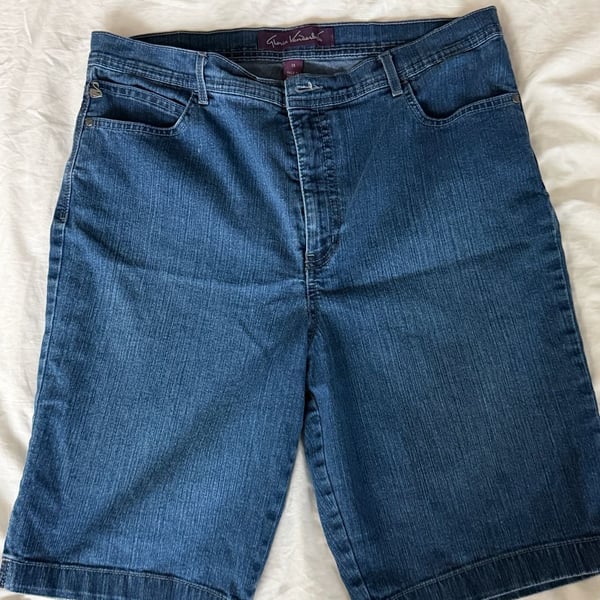 Gloria Vanderbilt Women's Denim Bermuda Shorts Size 14