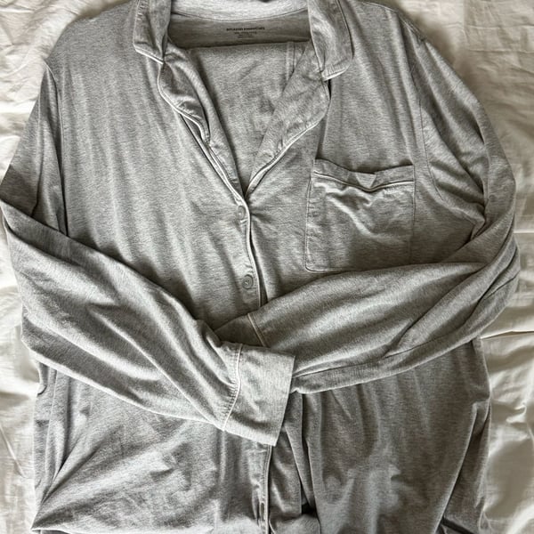 Amazon Essentials Women's Long Sleeve Button-Down Pajama Sleep Set