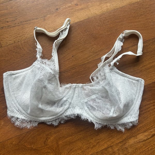 Victoria's Secret Dream Angels Push-Up Unpadded Lace Balconette Bra White