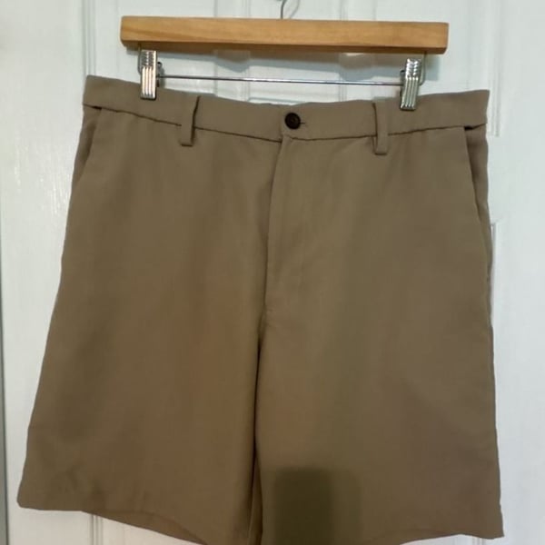 GUC Chaps Men's Khaki Flat Front Performance Chino Shorts, 34 inch waist