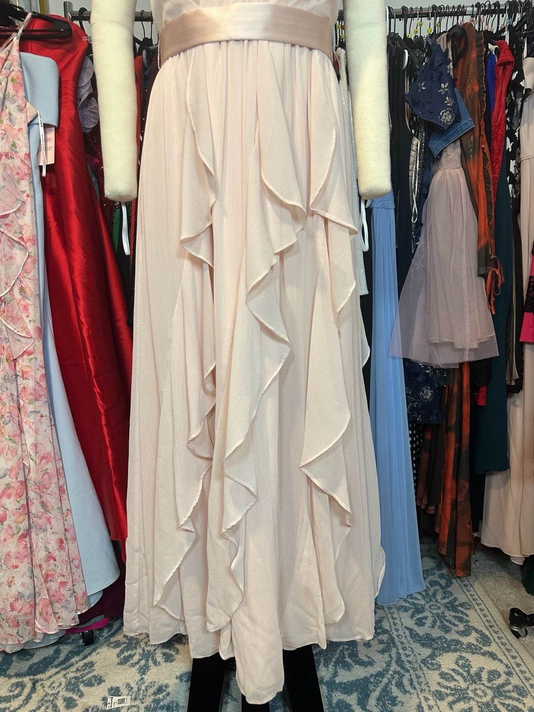 Blush Pink Chiffon Ruffle V-Neck Formal Bridesmaid Evening Gown Size 8 5