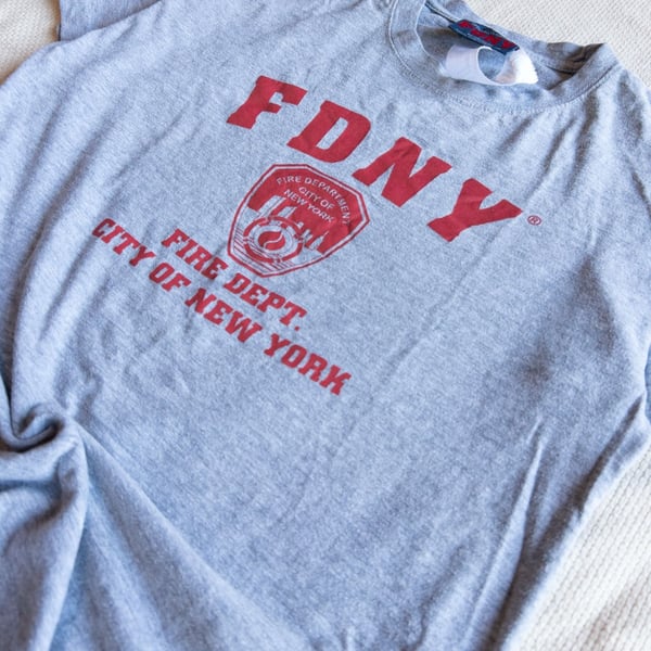 Y2K 2006 | FDNY New York City Fire Department Official Licensed Gray Crewneck T-Shirt First Responder 🔥 NYC 