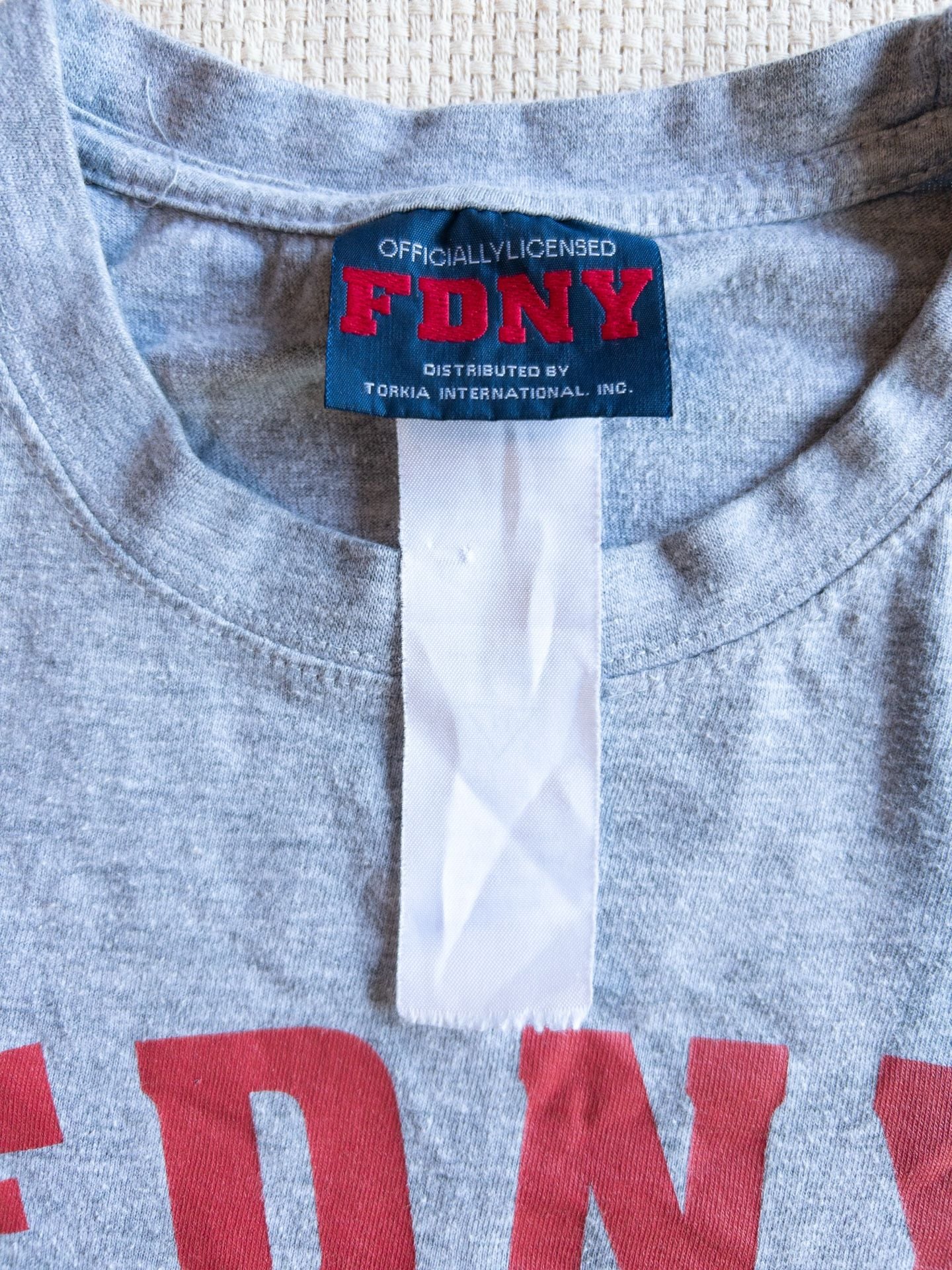 Y2K 2006 | FDNY New York City Fire Department Official Licensed Gray Crewneck T-Shirt First Responder 🔥 NYC 5