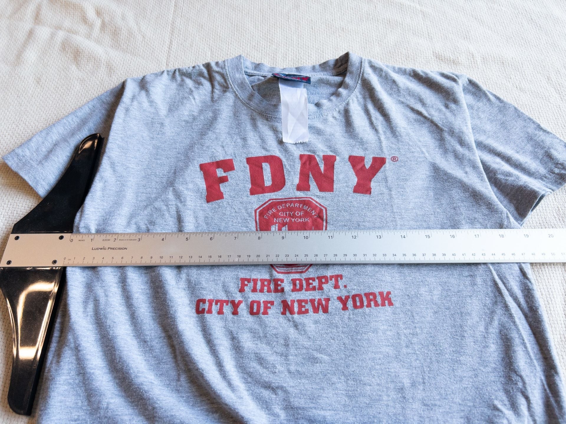 Y2K 2006 | FDNY New York City Fire Department Official Licensed Gray Crewneck T-Shirt First Responder 🔥 NYC 7