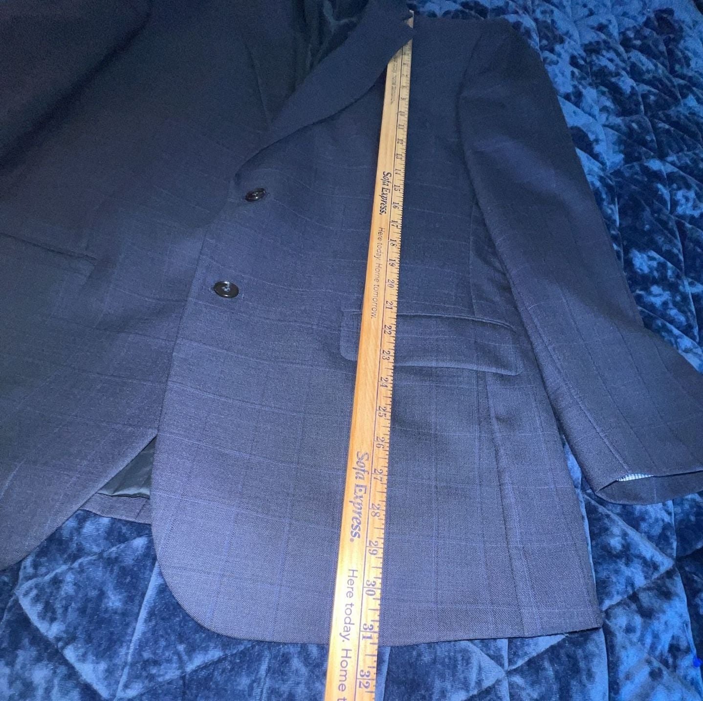 Jos. A. Bank Traveler Tailored Fit Blazer 43 Regular 37 waist pants.
6