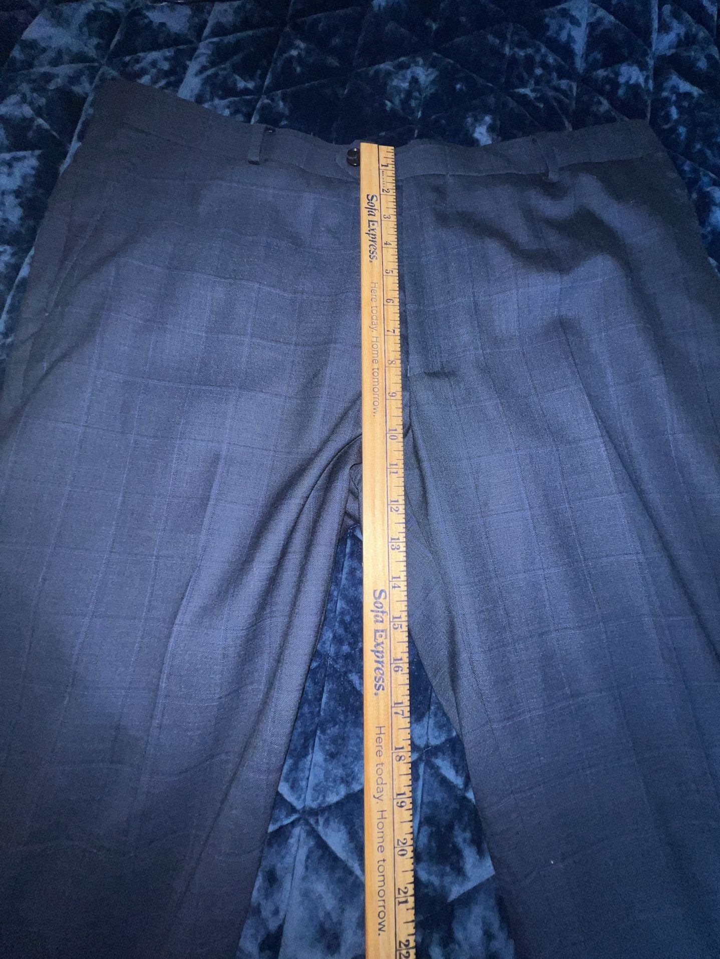 Jos. A. Bank Traveler Tailored Fit Blazer 43 Regular 37 waist pants.
11