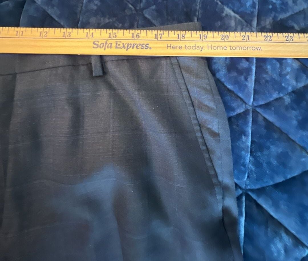 Jos. A. Bank Traveler Tailored Fit Blazer 43 Regular 37 waist pants.
13