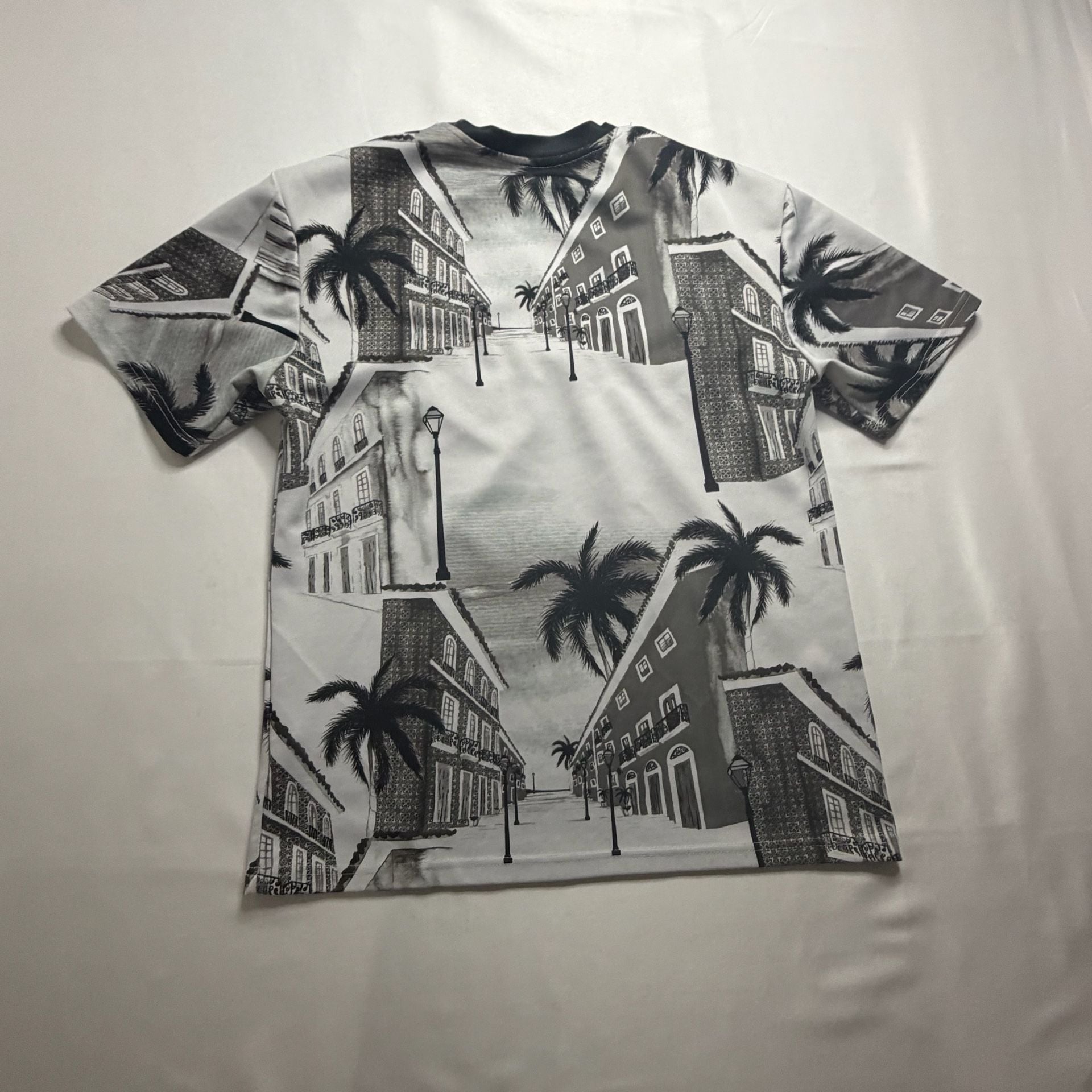 Civilized 'Iconic' Graphic Print T-Shirt with Palm Tree and Cityscape Motif 3