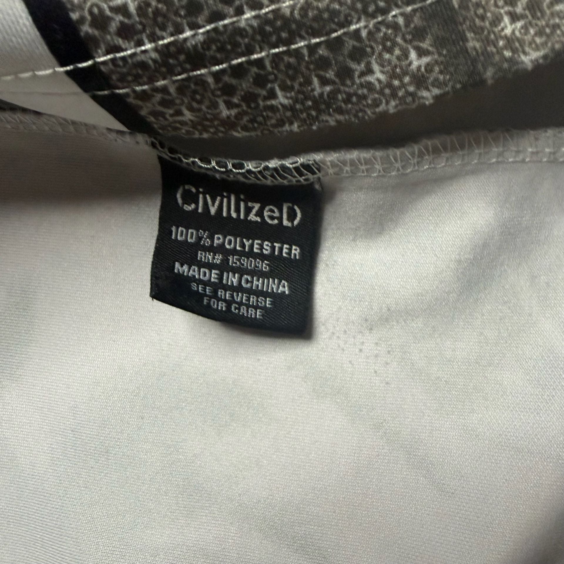 Civilized 'Iconic' Graphic Print T-Shirt with Palm Tree and Cityscape Motif 5
