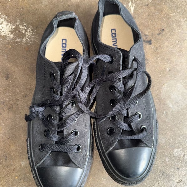 Converse Chuck Taylor Triple Black Low Top Men's 5 Women's 7
