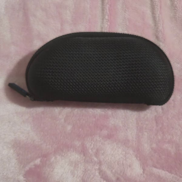 Costa Del Mar Black Zippered Hard Clamshell Sunglasses Case with Blue Logo
