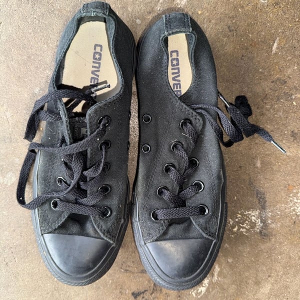 Converse Chuck Taylor Triple Black Low Top Men's 4 Women's 6