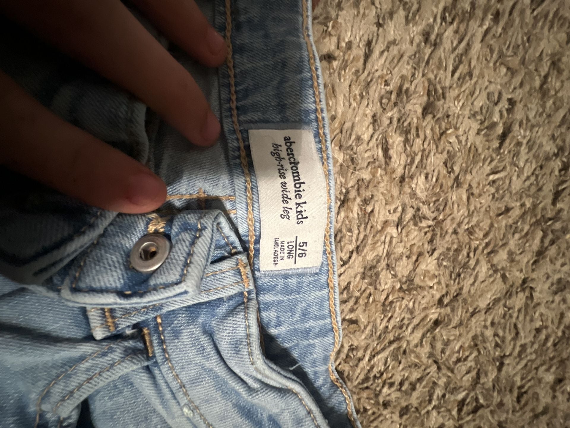 American Eagle Outfitters 3