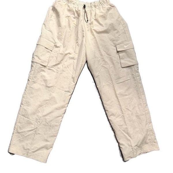 Nike Women's Sportswear Essential Woven Mid-Rise Cargo Pants