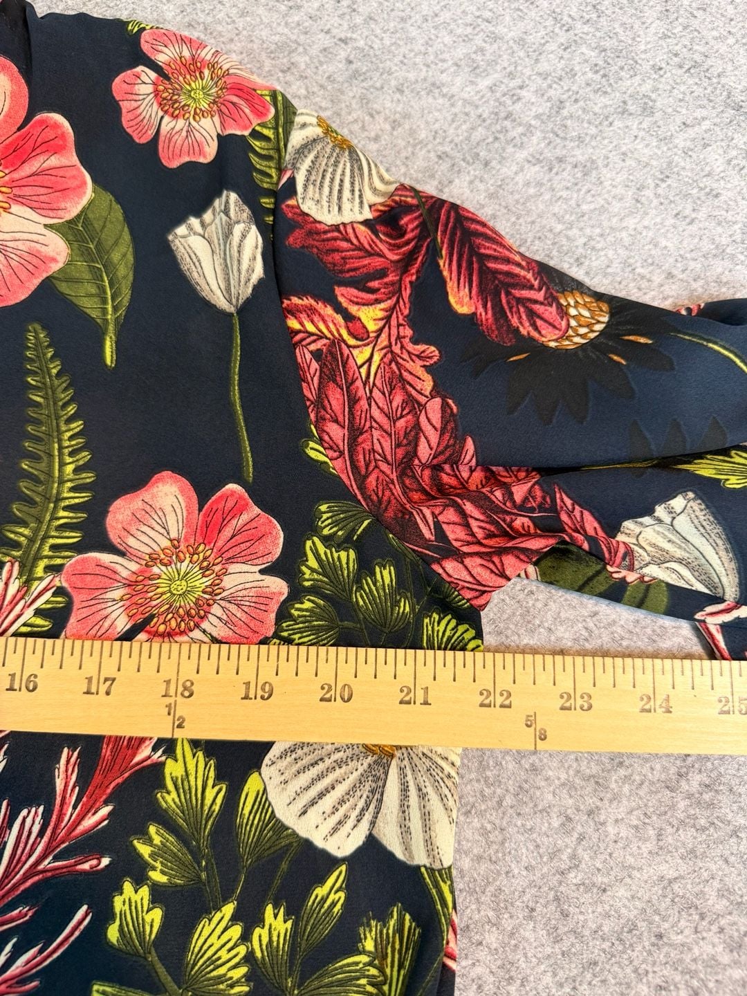H&M Long Sleeve Floral Print Button-Up Blouse Size 6 8