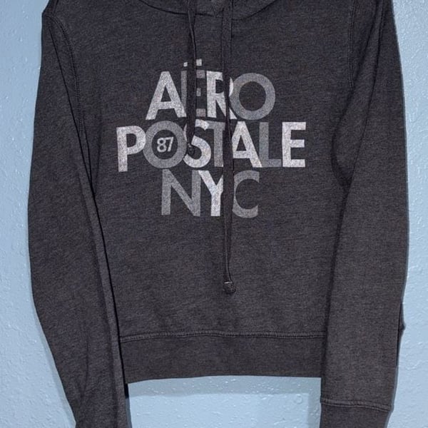 Aeropostale NYC 87 Logo Pullover Cropped Hoodie Gray