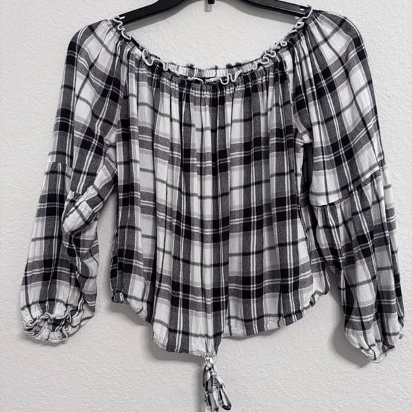 Hollister Off-the-Shoulder Black and White Plaid Crop Top with Tie Hem