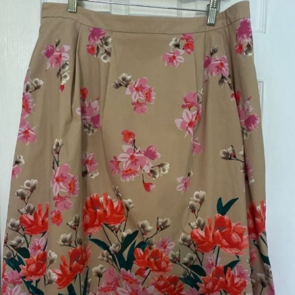 EUC Lands' End Tan Floral Print Pleated Midi Skirt with Pockets, 14 petite