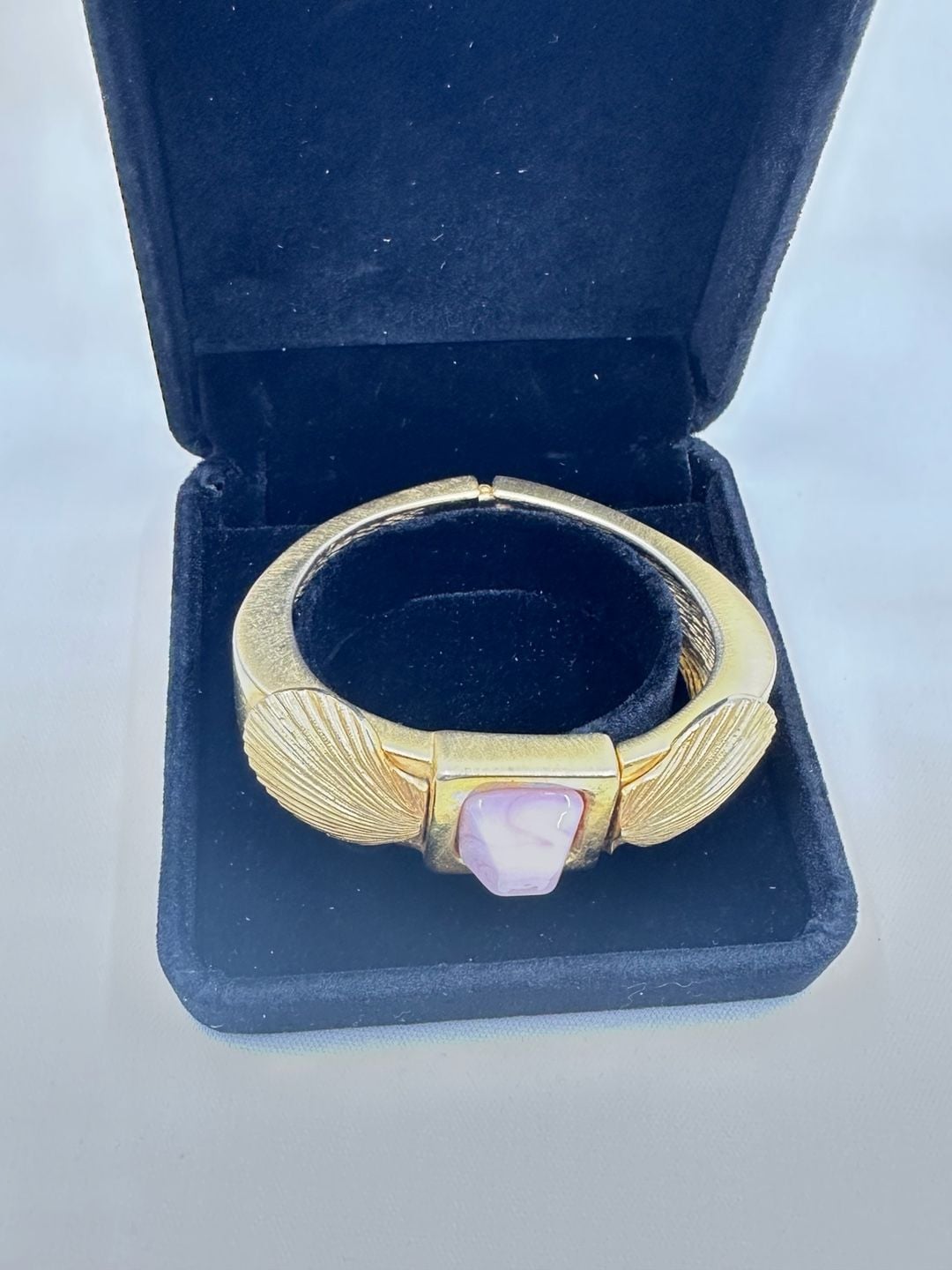 Vintage Castlecliff Gold Tone Shell Hinge Bangle Bracelet with Pink Cabochon 4