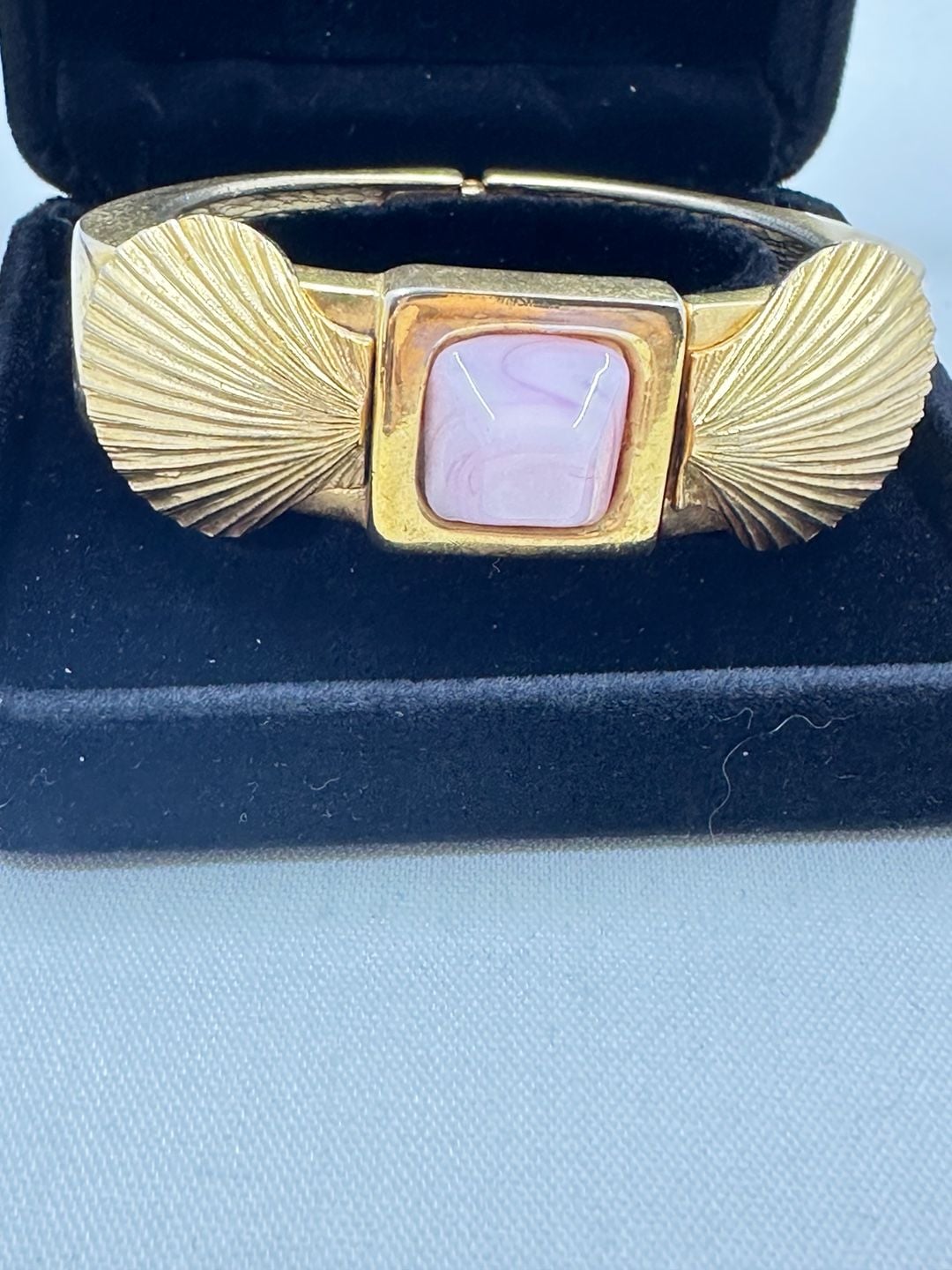 Vintage Castlecliff Gold Tone Shell Hinge Bangle Bracelet with Pink Cabochon 5