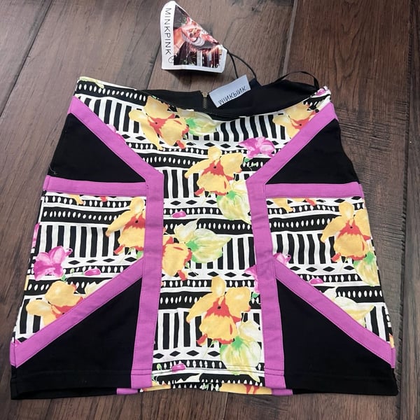 Minkpink Women's Size Small Floral and Geometric Print Mini Skirt Purple Vintage Deadstock