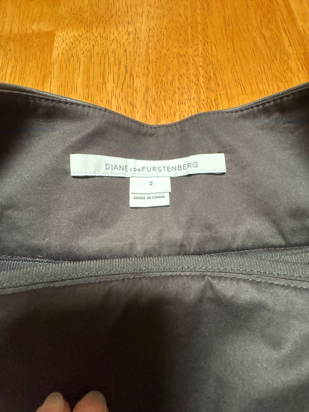Diane von Furstenberg DVF Grey Wool and Leather Waistband Shorts Size 2 3