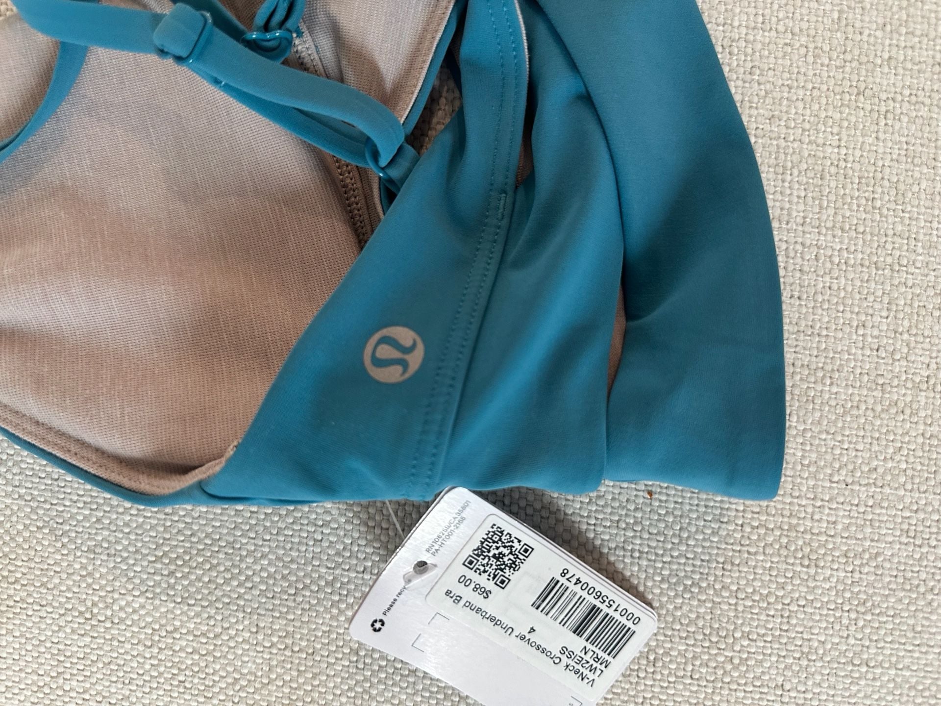 Lululemon V-Neck Crossover Underband Bra 4