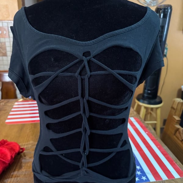  Custom Cut-Out and braided Shredded Back T-Shirt