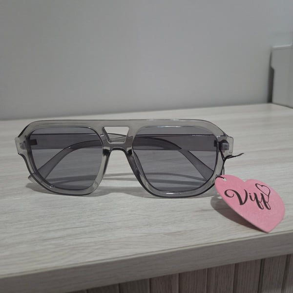 Viff Aviator Style Geometric Flat Top Sunglasses in Transparent Grey