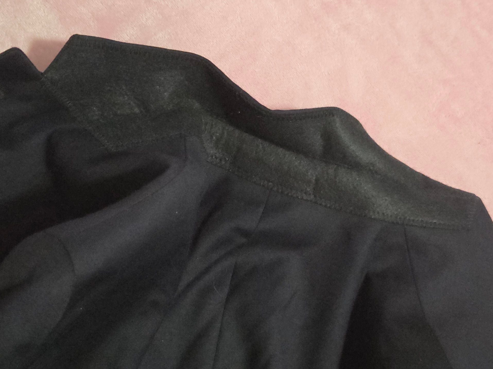 Lauren Ralph Lauren Classic Navy Two-Button Blazer Sport Coat with Gold Crest Buttons 13