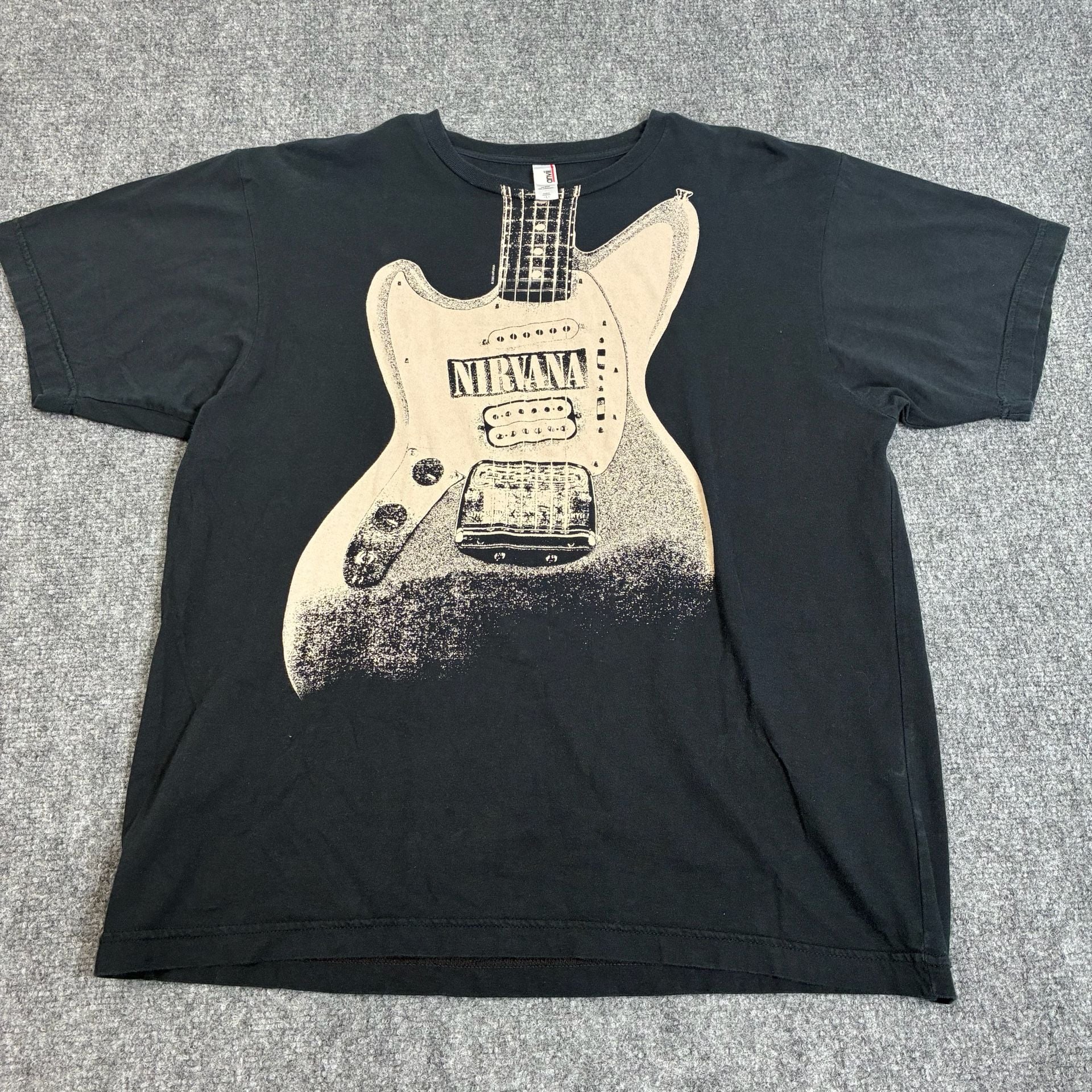 Vintage Nirvana Guitar T-Shirt Anvil Tag Mens L Black 2005 Concert GOOD USED 2
