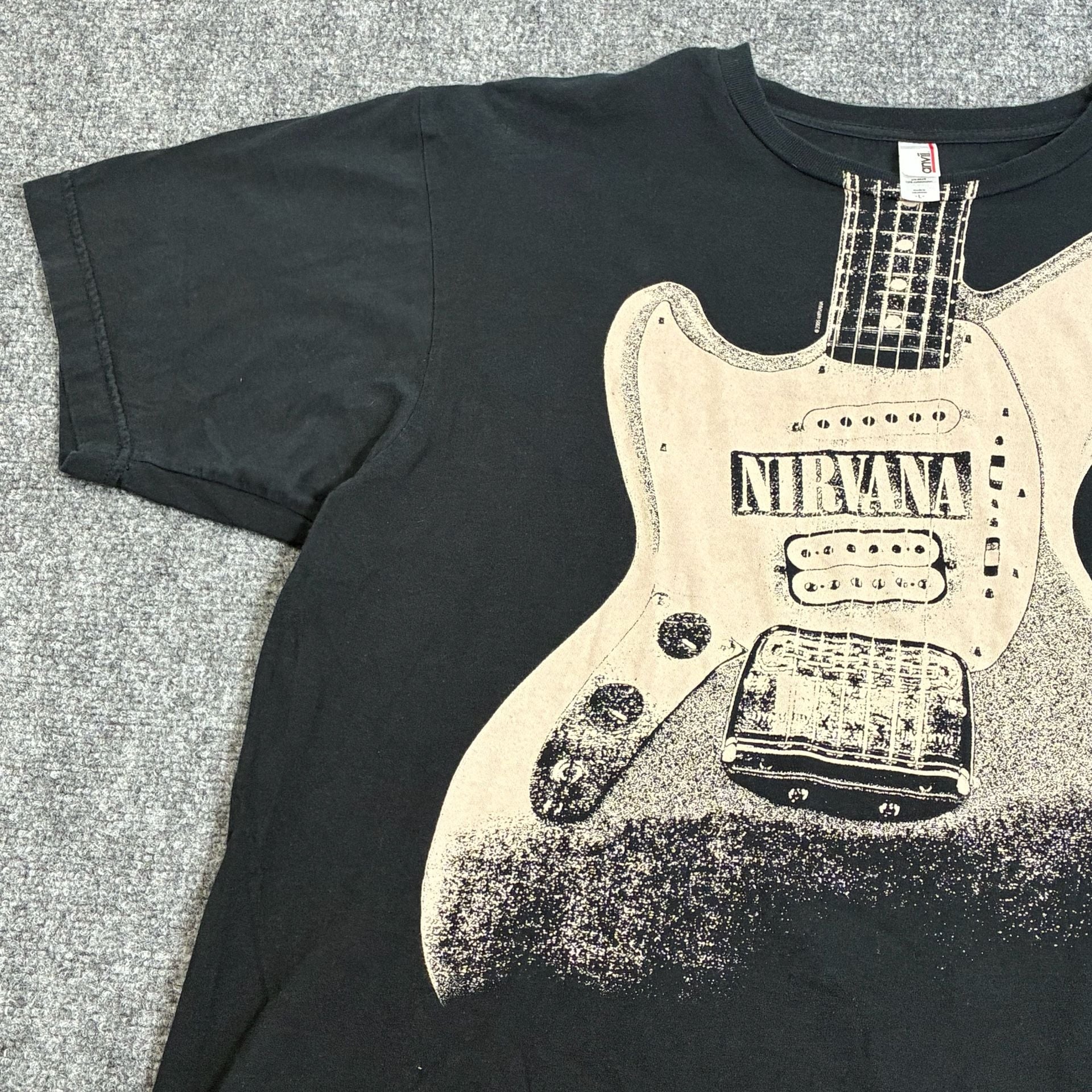 Vintage Nirvana Guitar T-Shirt Anvil Tag Mens L Black 2005 Concert GOOD USED 3