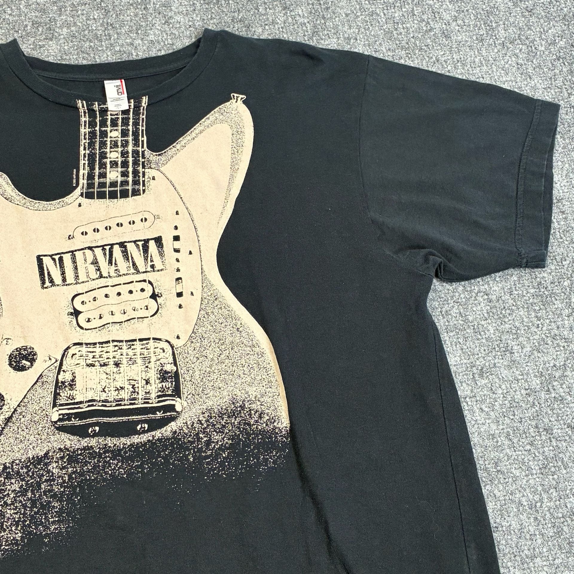 Vintage Nirvana Guitar T-Shirt Anvil Tag Mens L Black 2005 Concert GOOD USED 4