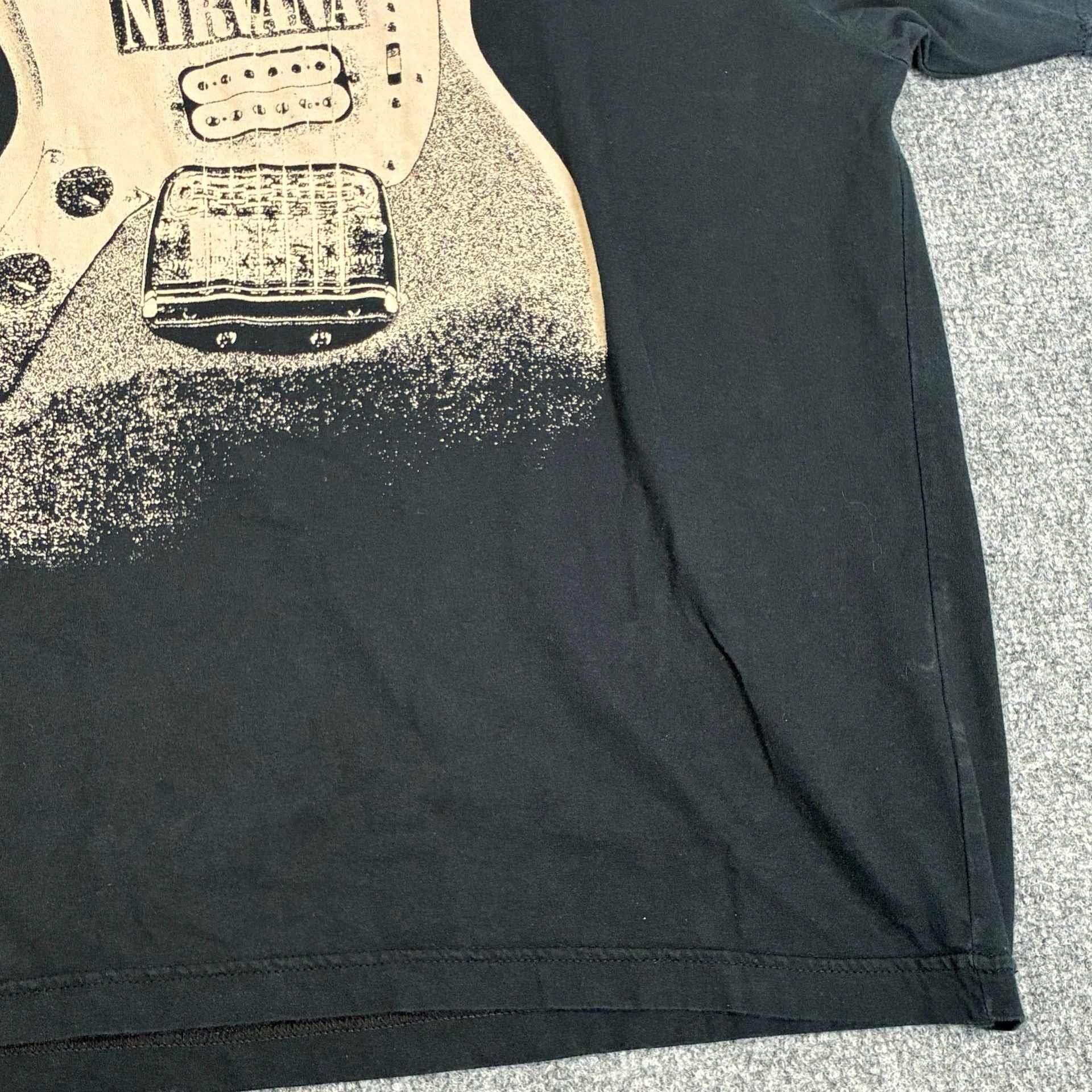 Vintage Nirvana Guitar T-Shirt Anvil Tag Mens L Black 2005 Concert GOOD USED 6