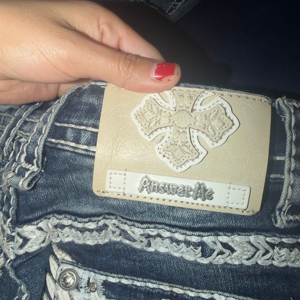 Answer Me Women's Rhinestone Embellished Bootcut Jeans Size 9/30 3