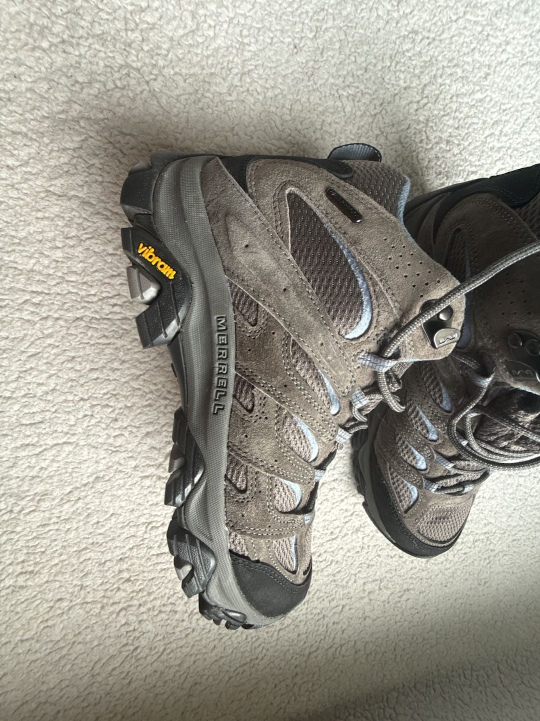 Merrell Women's Moab 3 Mid Waterproof Hiking Boots 10 US 3